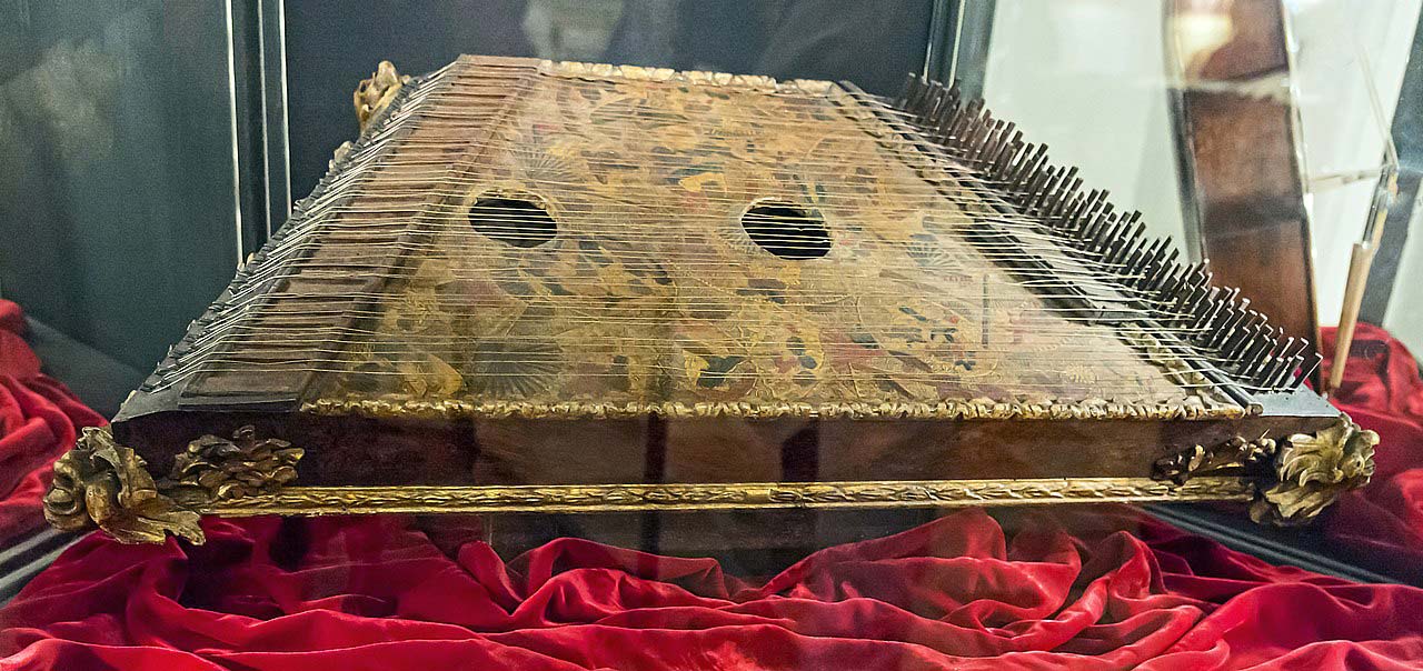 18th-century psaltery (a stringed musical instrument)